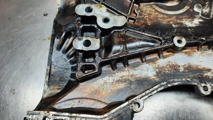 фото №13, Корпус кришка розподільний вал 1s7g-6059-aj ford mondeo mk3 1.8b