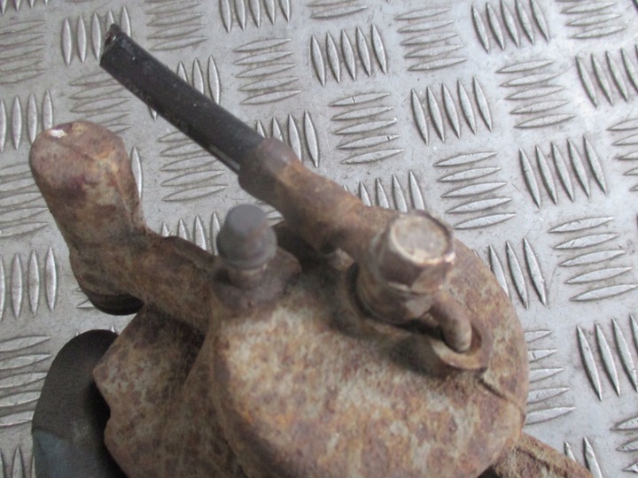 фото №6, Супорт правий перед corolla verso ii 04-08r