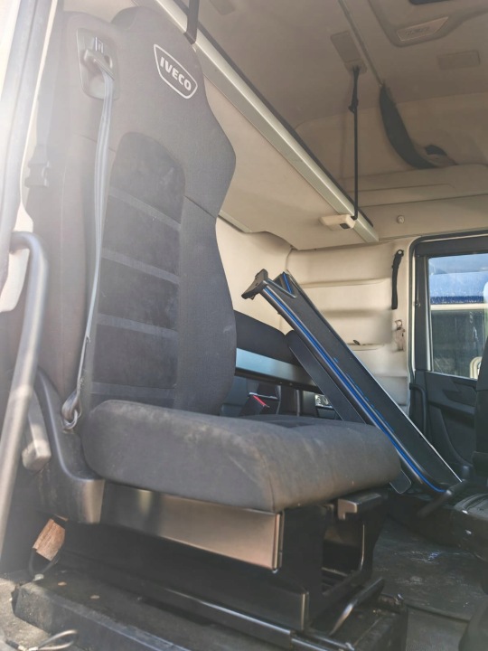 фото №5, Iveco s-way сидіння пасажира