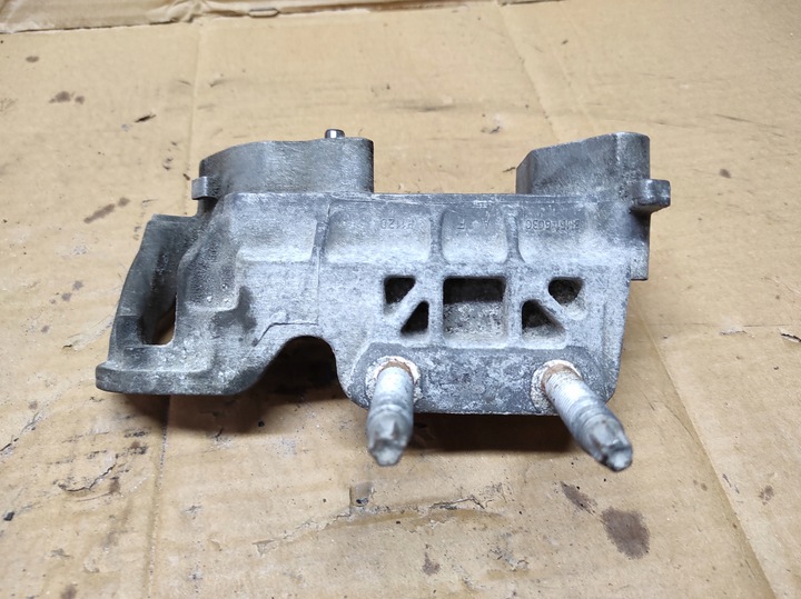 фото №10, Лапи кріплення генератора fiesta mk7