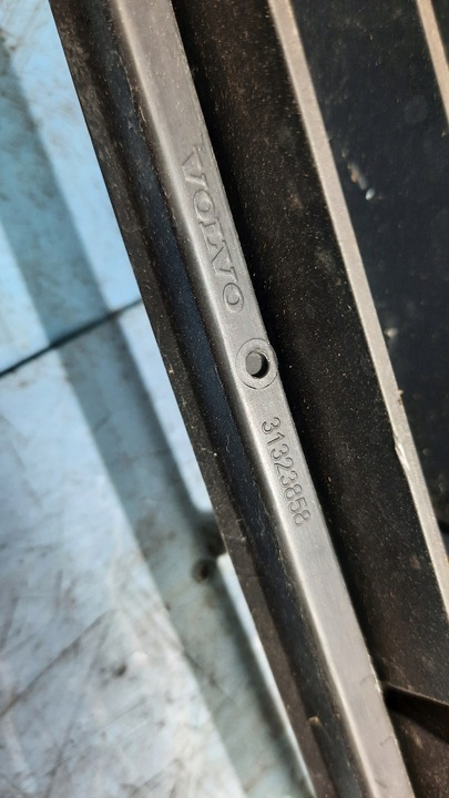 фото №14, Решётка средняя бампера перед volvo s60 v60