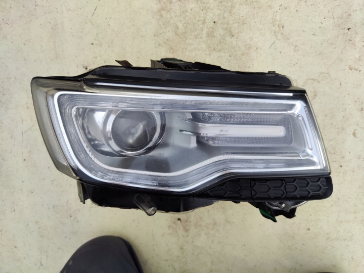 фото №11, Фара передняя правая bi ксенон jeep grand cherokee mk2 srt afs 68111034ag