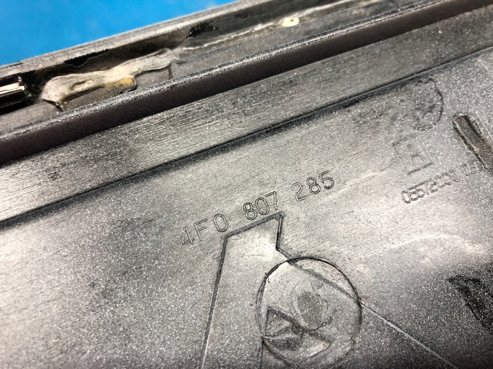 фото №10, Audi a6 c6 рамка pod номерні знаки перед планка решітка 4f0807285