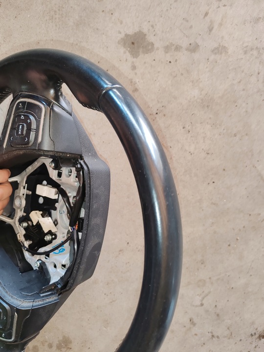 фото №12, Руль кожаный красивая t27 рестайлинг avensis t29 15-