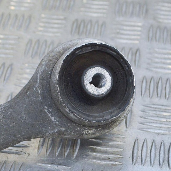 фото №5, Bmw 4 gran купе f36 дизель 105kw 2015 переднее правый zakrzywiony рычаг 685