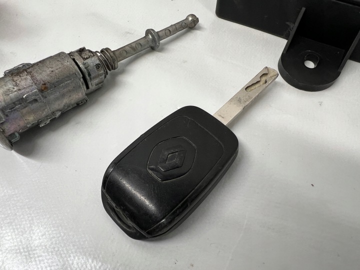 фото №7, Twingo iii 1.0 sce комплект стартовий 237105748r 237109009r