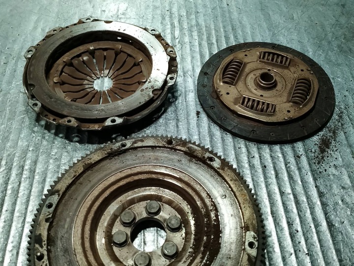 фото №11, Koło маховики vw polo 9n рестайлінг 1.4 tdi 045105273d