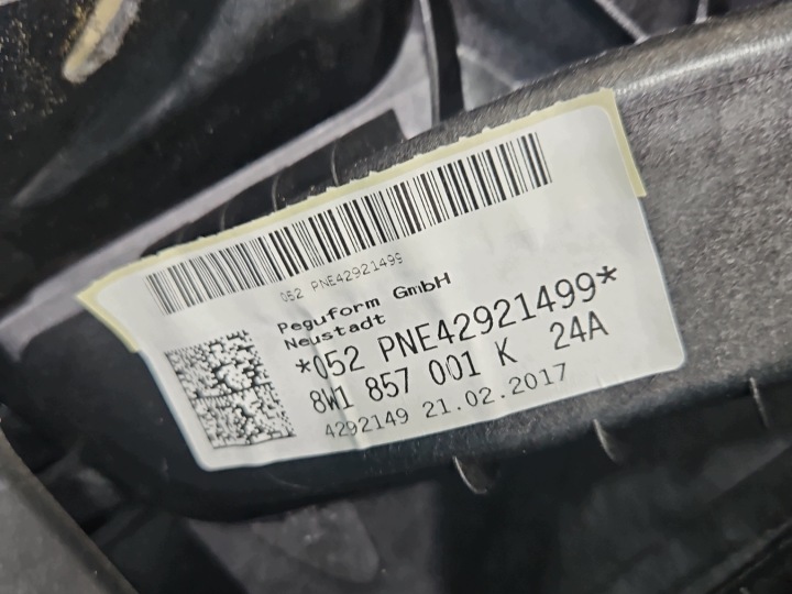 фото №13, Торпедо раздаточная подушка пассажира капот audi a5 f5 16- eu ori