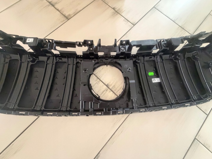 фото №13, Mercedes w243 eqb рестайлинг amg решётка радиатора a2438886700 a2438885600