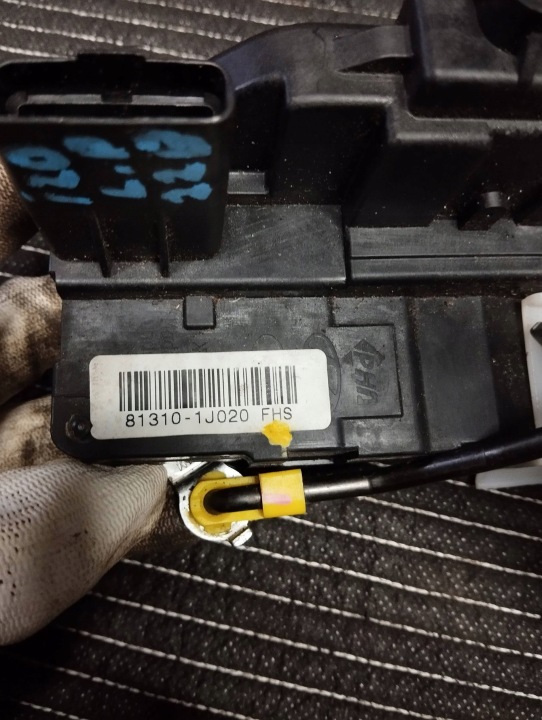 фото №9, Замок ручка дверей ліве передній перед 81310-1j020 hyundai i20 i 08- eu