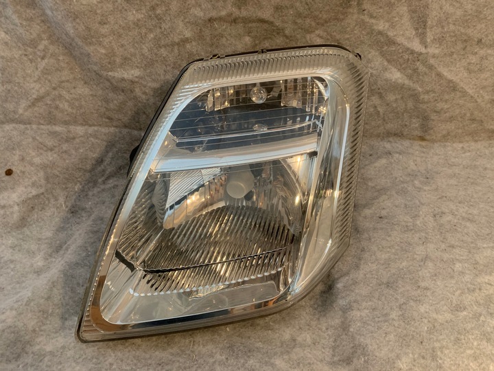 фото №1, Citroen c2 ліва лампа передня