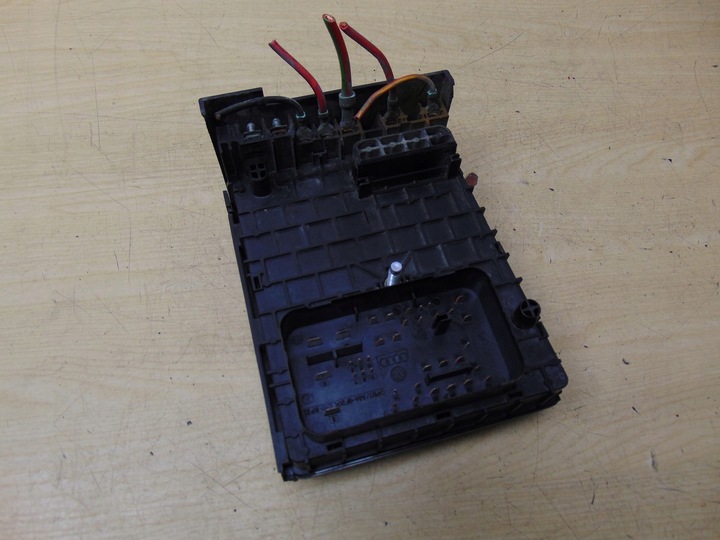фото №6, Коробка запобіжників vw passat b6 1.9 tdi