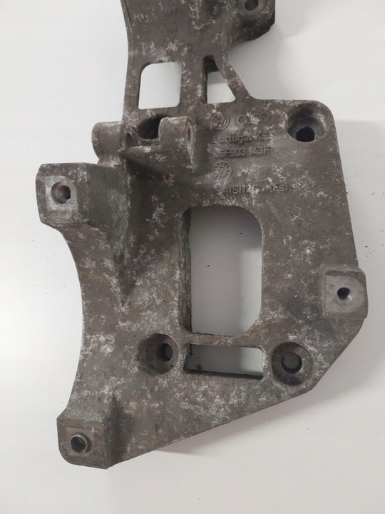 фото №3, Лапи генератора 1.6 bse vw seat 06f903143f