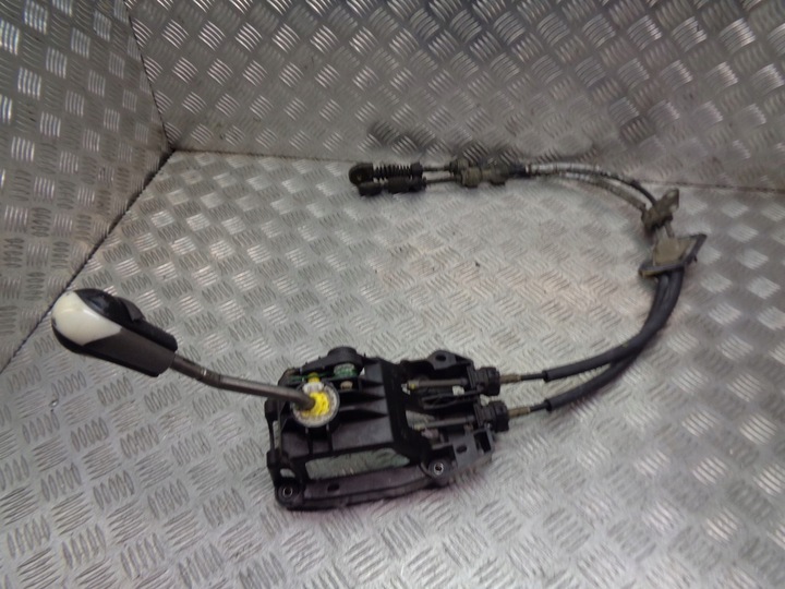 фото №1, Механизм изменения коробки передач avensis t25 2.0 d4d