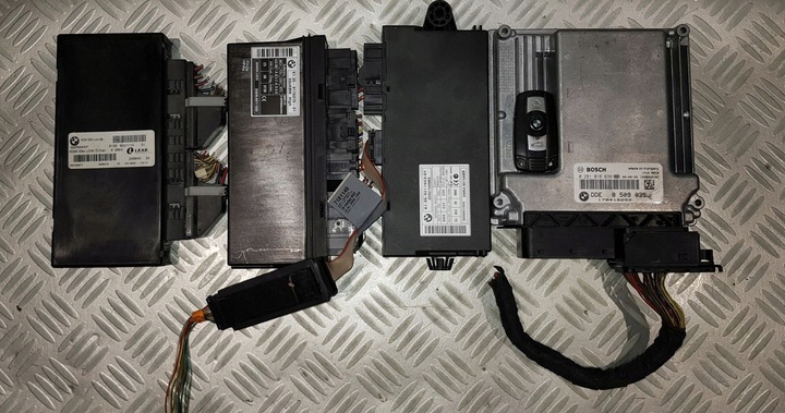 фото №9, Bmw e60 e61 3.0 d m57n2 300km набор стартовый компьютер двигателя cas 8509035