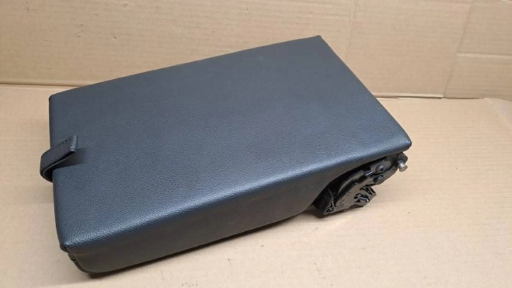 фото №1, Подлокотник сиденья зад кожа audi q5 8r