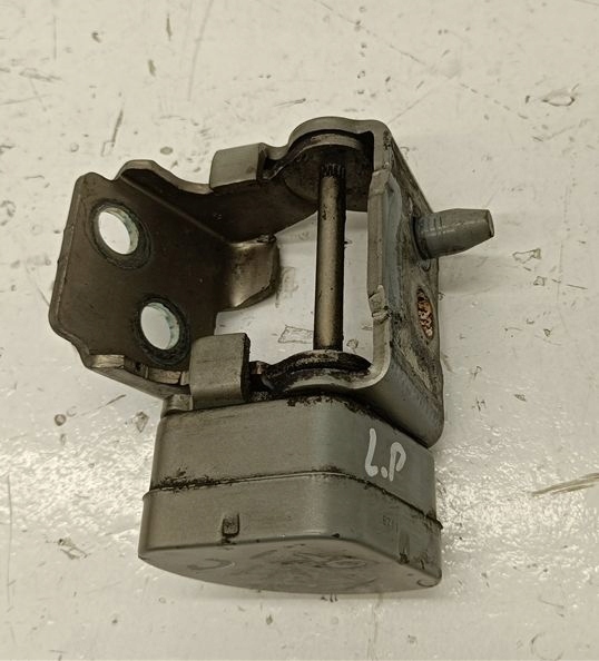 фото №1, Петля дверь левый перед нижний citroen c5 iii x7 08-17r. код краски kchc