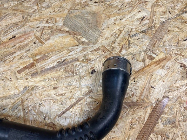 фото №15, Шланг труба трубка  воздуха интеркулер renault clio iv 144605243r 2012-