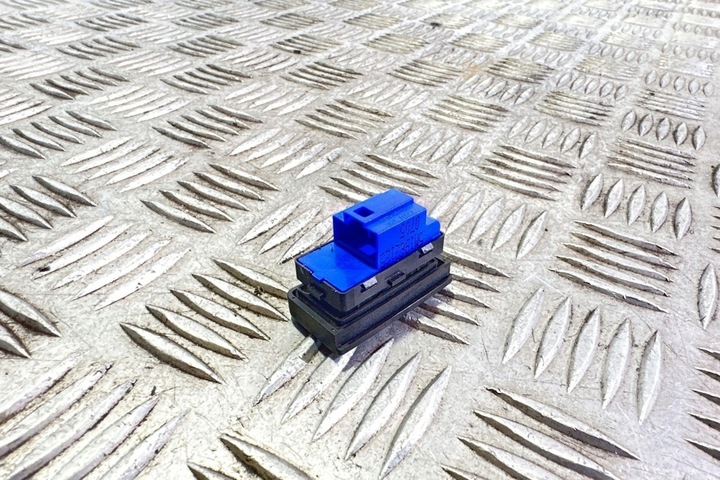 фото №2, Кнопка centralengo замка vw golf plus 5m1, 521 5m1962125 1.4l бензин