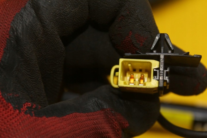 фото №4, Натяжитель застёжка ремня левый перед vectra c 13167343