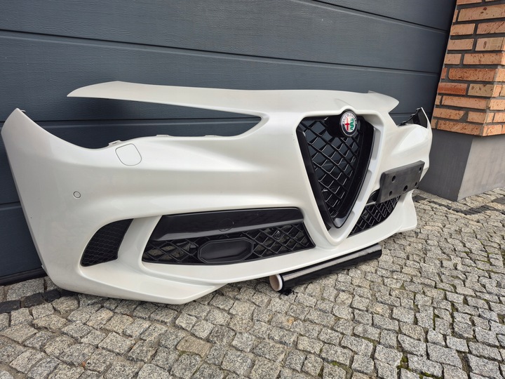 фото №5, Stelvio qv квадрифоліо бампер переднє комплектний pdc