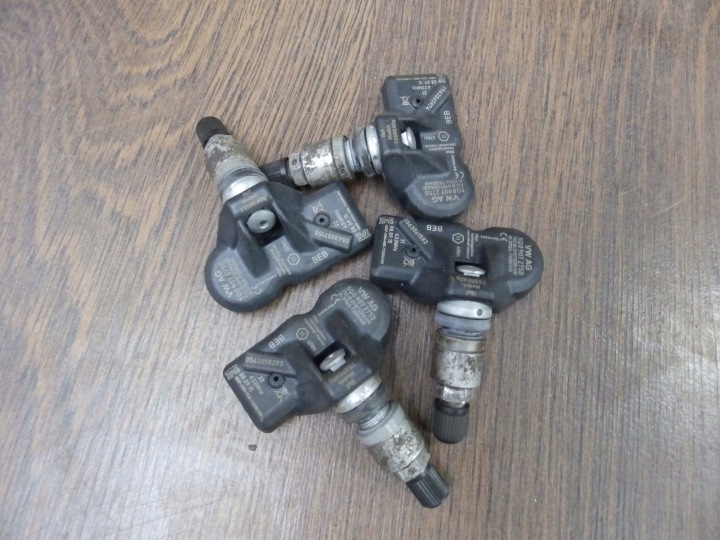 фото №11, Диски vw touareg 7p6 r-line 8.5jx19h2 et59 датчик
