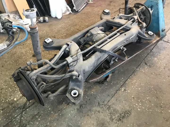 фото №1, Mercedes c класс w204 ступица подшипник зад поворотный кулак