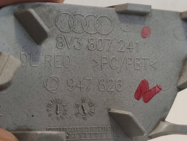 фото №7, Audi a3 8v рестайлинг заглушка фаркоп бампера перед 8v3807241b