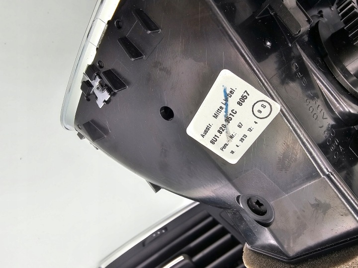 фото №7, Audi q3 8u середня решітка повітропровід 8u1820951b