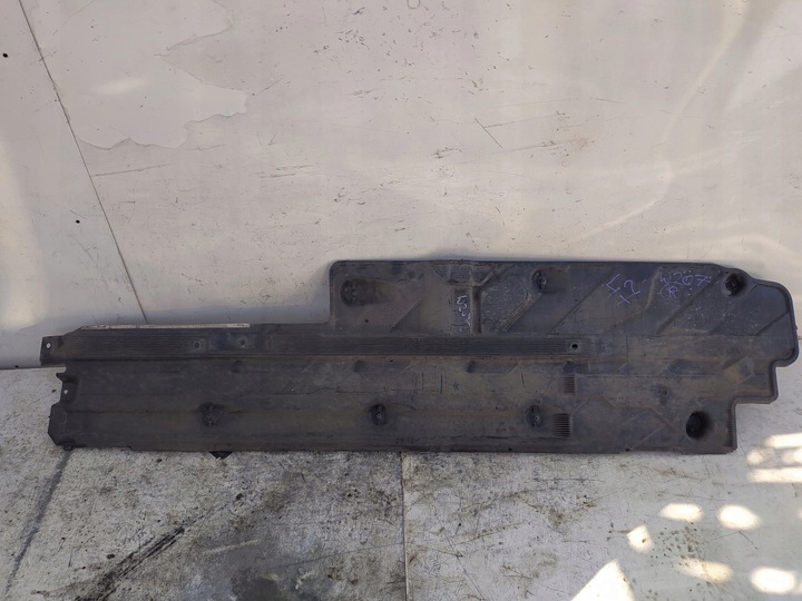 фото №1, Mercedes w207 защита правая шасси a2076804907