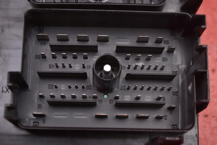фото №8, Блок предохранителей bsi 13318782 opel astra 4 iv j 1.7 cdti 110 km 09-12