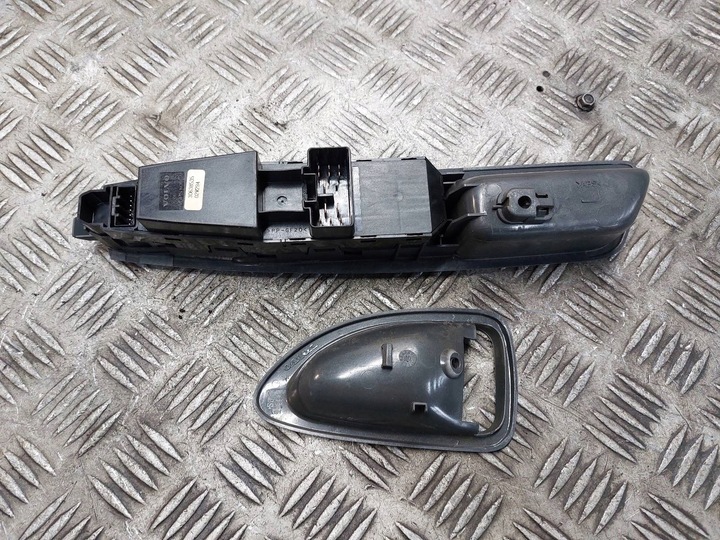 фото №7, Боковина дверь левый перед + панель стекло volvo v40 i рестайлинг 30638535