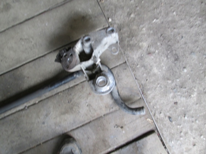 фото №11, Лапи крепления стабилизатора правый audi a4 b7 1.9tdi 8e0199352n