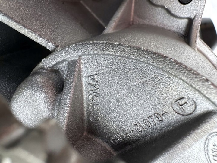 фото №3, Jaguar xf land rover 2.0d 204dtd насос масла g4d3-6l079-f