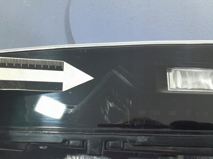 фото №11, Audi a8 d5 фара накладка зад кришки багажника led usa 4n0945095h