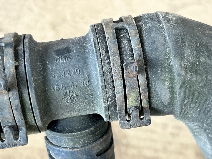 фото №7, Труба шланг шланг штуцер води vw touran i golf v 1.9 tdi 038121132d