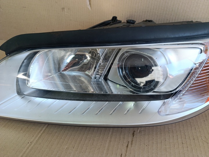 фото №12, Лампа передня права lub ліва ксенон volvo v70 xc70 s80 31214348