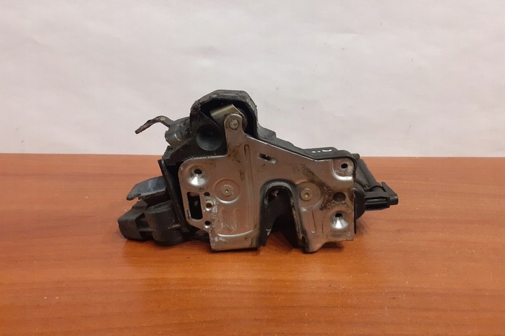 фото №8, Замок правих передніх двері audi 100 5000 2027204435 2002