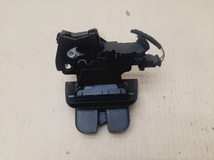 фото №10, Замок кришки багажника audi a3 8p hb 5d роки 2003-2008 audi a4 b8 sedan 8-11