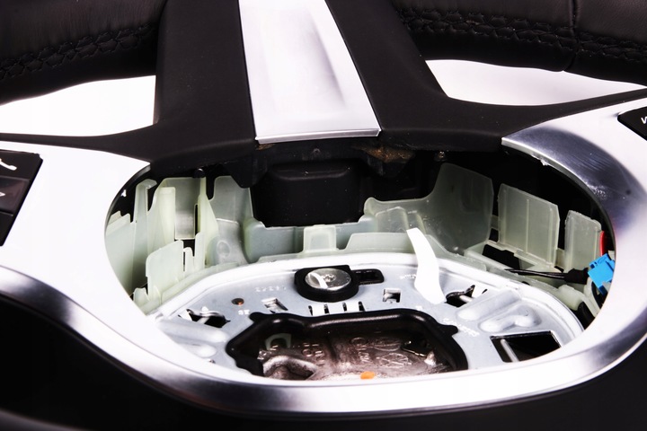 фото №10, Bmw g20 g21 f40 f44 оригинальная руль м-пакет лепестки