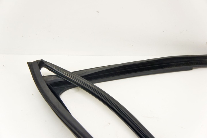 фото №5, Nb287 skoda scala прокладка стёкла правые зад hb