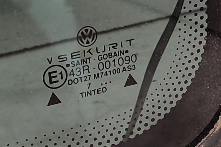 фото №8, Правая задняя стекло кузовная vw