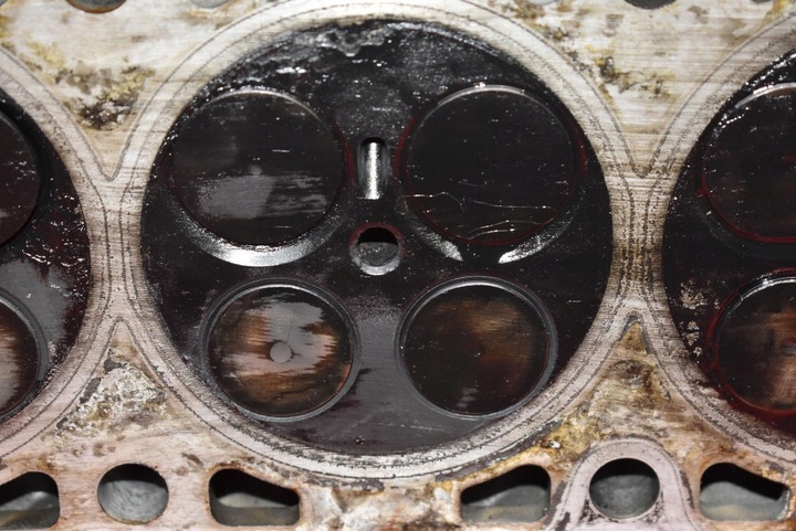 фото №10, Головка двигуна 31104738-002 volvo s60 1 i 2.4 d d5 163 km 00-04