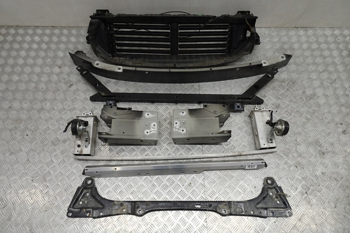 фото №16, Volvo xc60 ii рестайлинг комплектный перед капот радиаторов крыло лампы бампер 21