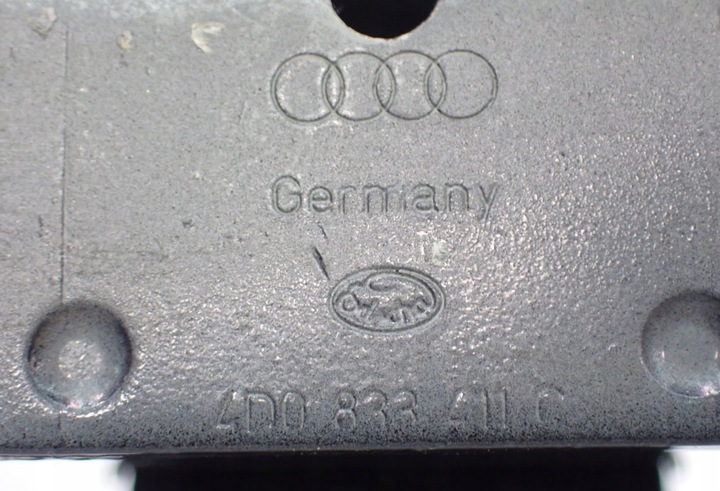 фото №10, Петля лівий зад dół audi a8 s8 d2 4d0833411c ly5x