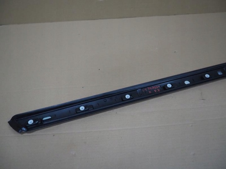 фото №6, Молдинг скла лобовий праве перед citroen c4 picasso ii 9676784980