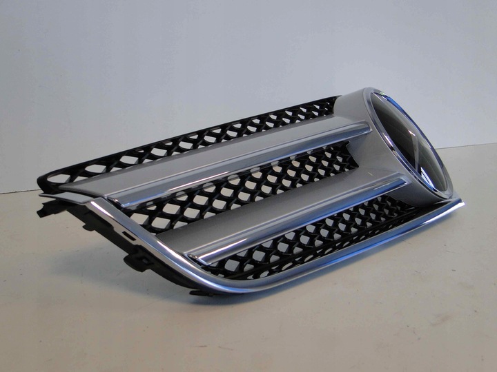 фото №2, Mercedes e 207 c/a w207 решётка радиатора решётка amg дистроник