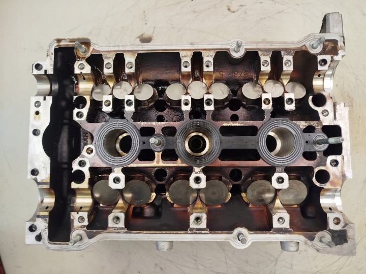 фото №9, Головка двигателя audi 078103373ah 2.4 v6