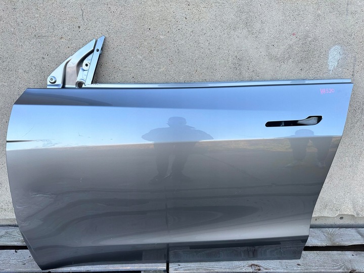 фото №1, Двері перед передні ліві tesla модель y 2020- дуже гарний оригінальні
