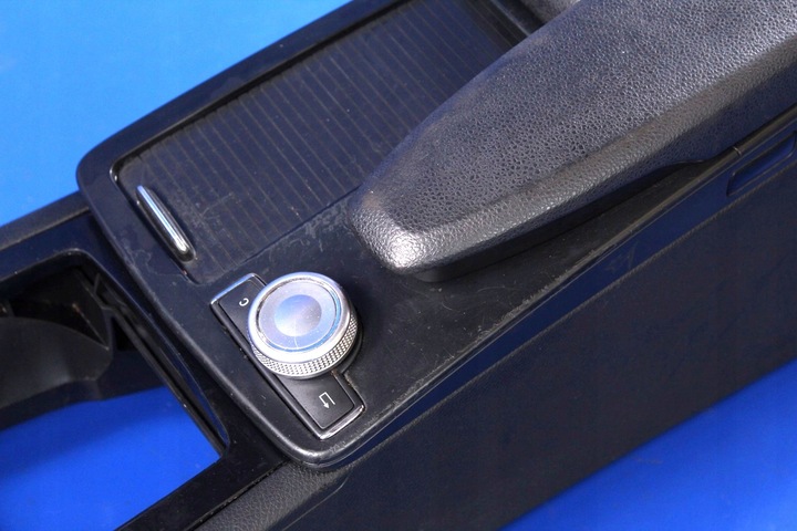 фото №11, Підлокітник тунель середній mercedes w204 08r євро